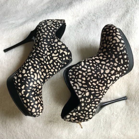 DV by Dolce Vita Black and White Calf Fur Booties - Picture 2 of 8